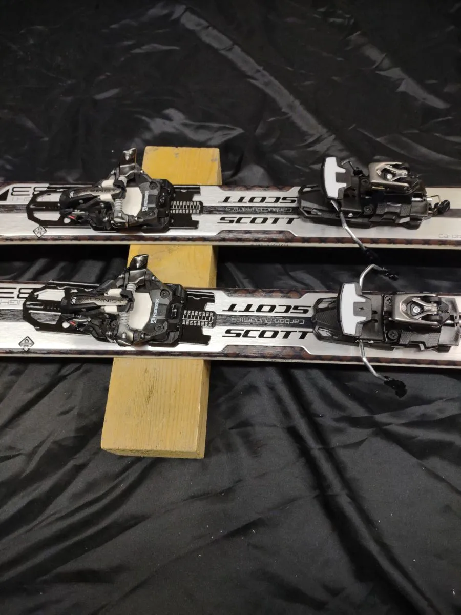 Scott Slight 83 5 Scott Slight 83 – Image 3